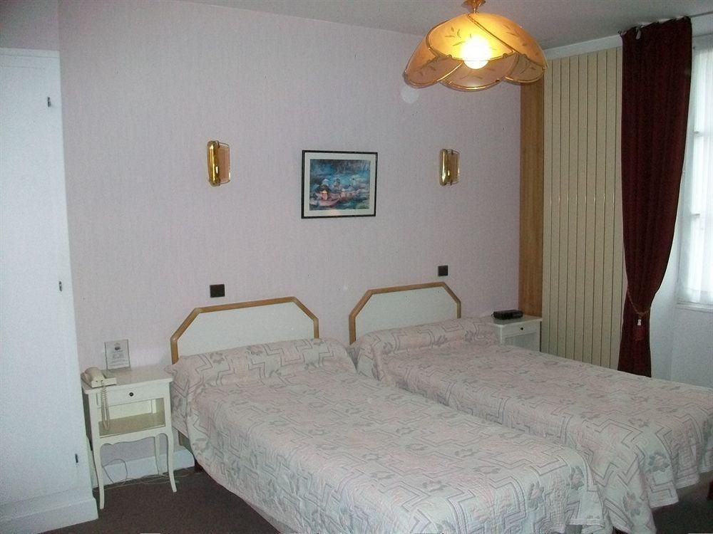Hotel A Notre Dame Ла-Шатр Экстерьер фото