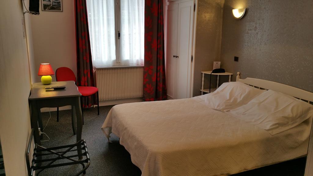 Hotel A Notre Dame Ла-Шатр Экстерьер фото