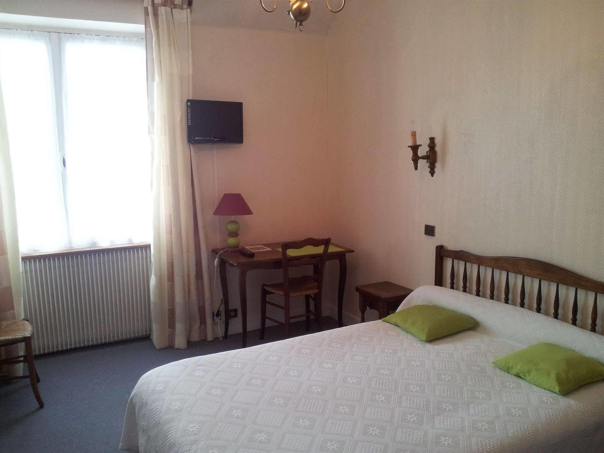 Hotel A Notre Dame Ла-Шатр Экстерьер фото